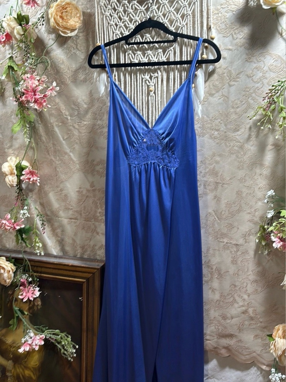 Elegant Royal Blue Lace-Trim Slip Dress with Spaghetti Straps 70’s to 80’s